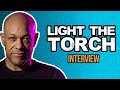 Capture de la vidéo Light The Torch (Howard Jones) Interview - "As An Introvert, I Hate Interviews!"