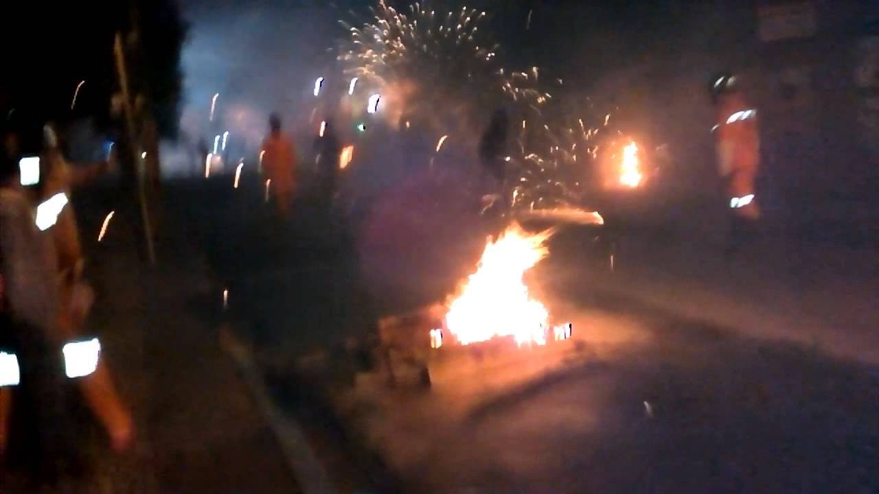 Guerra De Espadas em Senhor Do Bonfim 2015 part 5 YouTube Guerra De Espadas em Senhor Do Bonfim 2015 part 5 YouTube