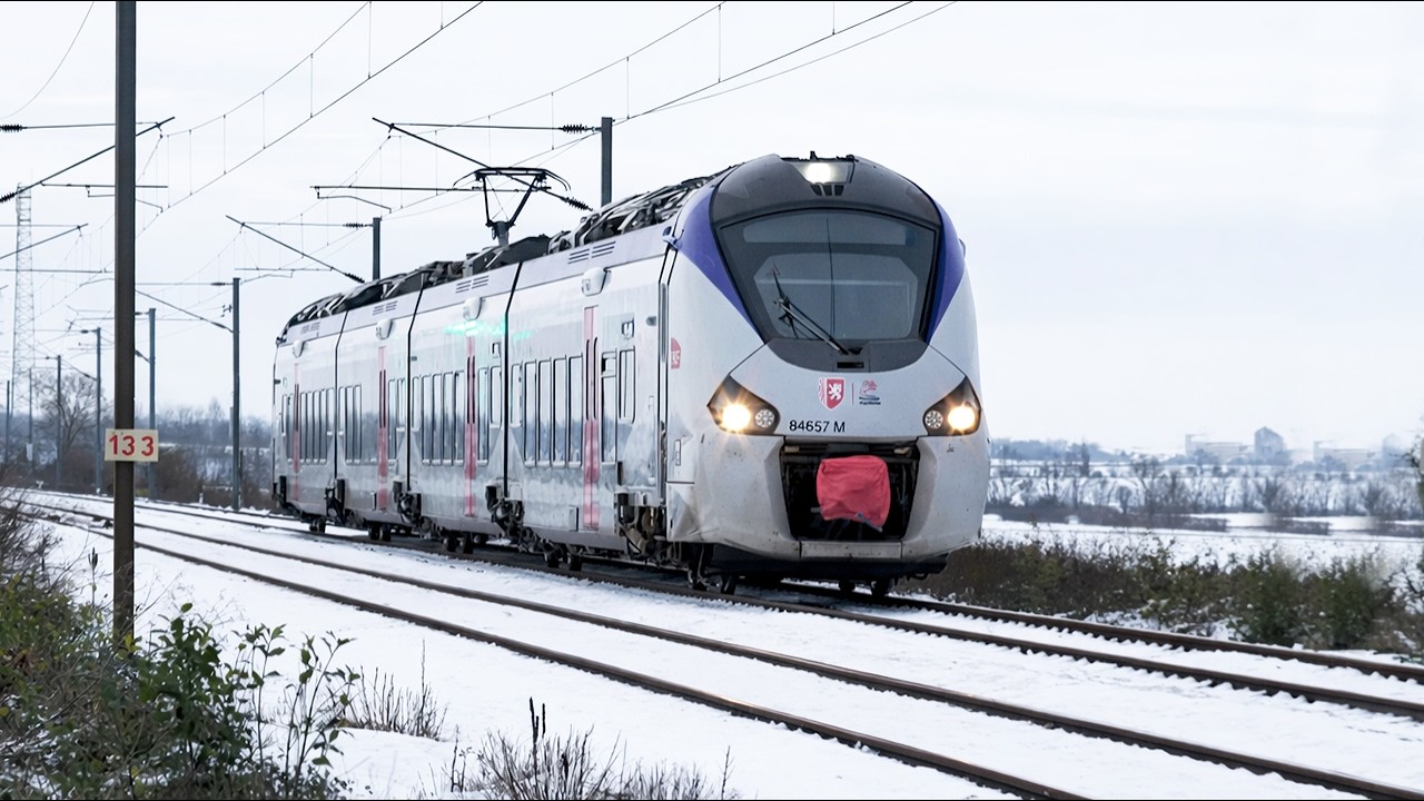 Trains sous la neige,  TER, TGV, Tram train,  La Roche sur Yon, Clisson, La Rochelle et Poitiers