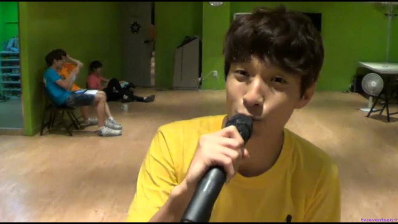 130709 SEVENTEEN TV Seokmin singing I'm in Love to Soonyoung feat. a dumb Junhui