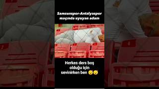 Aşırı Komik Maçta Uyuyan Adam