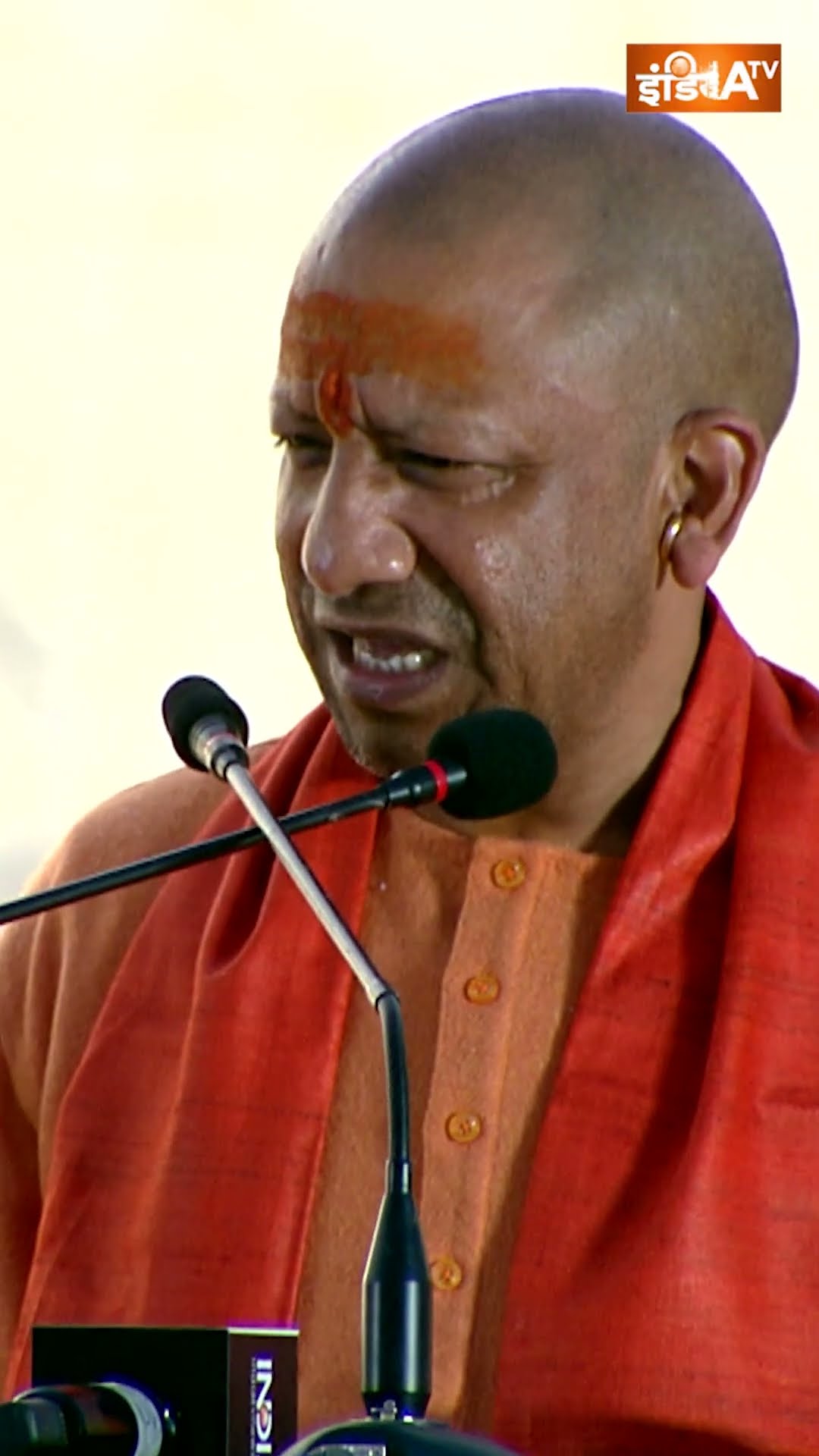 #up में गाड़ी पलट जाती है सवाल पर #cmyogi ने कहा जैसे को तैसा #upmafia