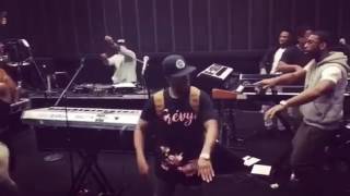 MANNEQUIN CHALLENGE: Everyone's Doing It (Beyonce, Kevin Hart, Dallas Cowboys & More!) (VIDEOS)