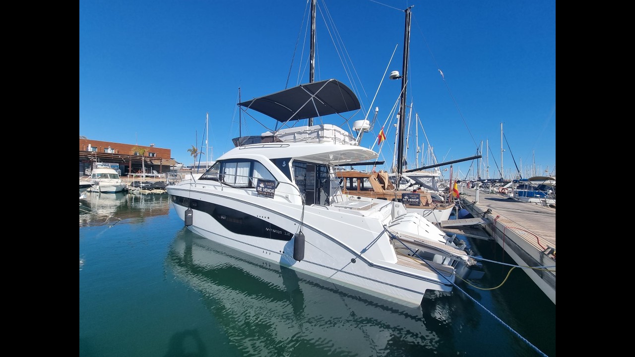 ⁣Beneteau Antares 12 Fly Sport