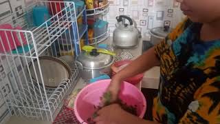 istri lagi masak buat suami