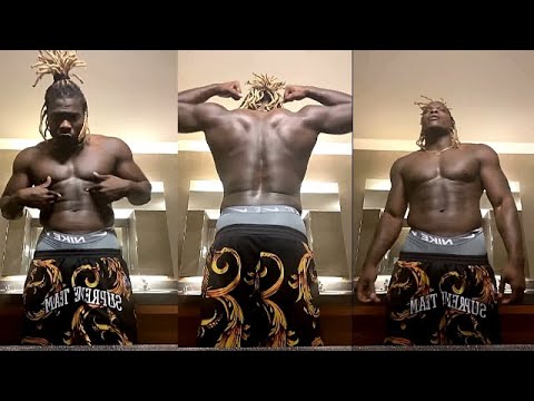 H0t Black Man with A Gorgeous Physique | Posing & Flexing | Louie Small