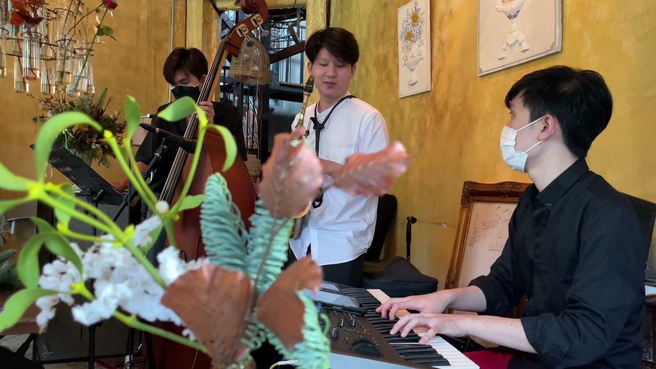 Wallflower Cafe 26 Dec 2021 YouTube