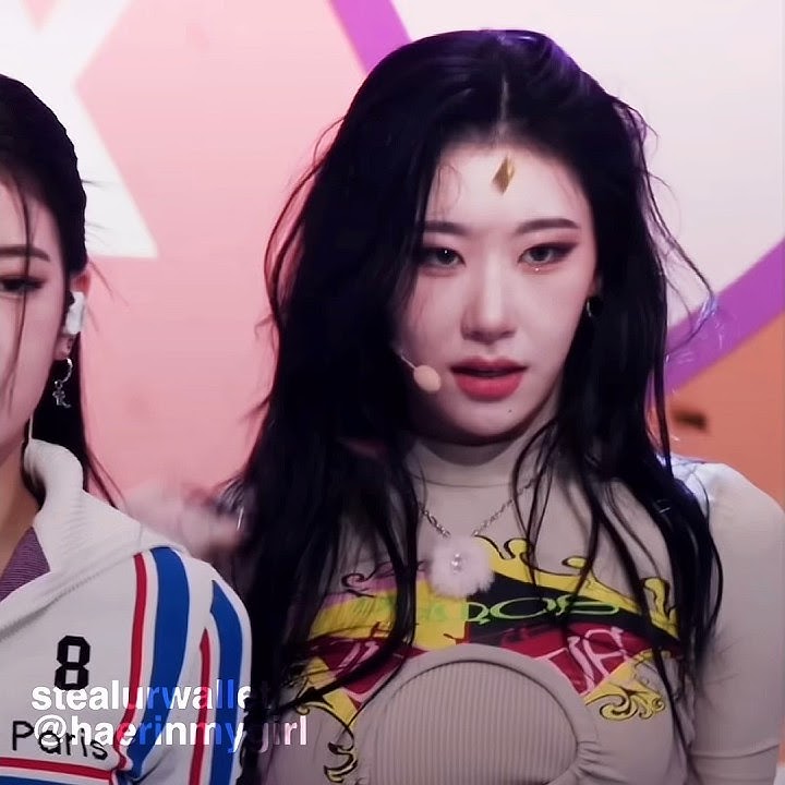 new coloring 😍|#chaeryeong #itzy #chesire #itzycheshire #velocity #facecam #capcut #edit