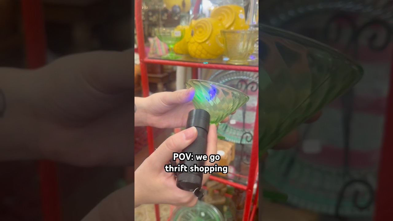 Я купил 2 предмета из урана #уран #урановоестекло #экономика #винтаж #антиквариат #история #красиво