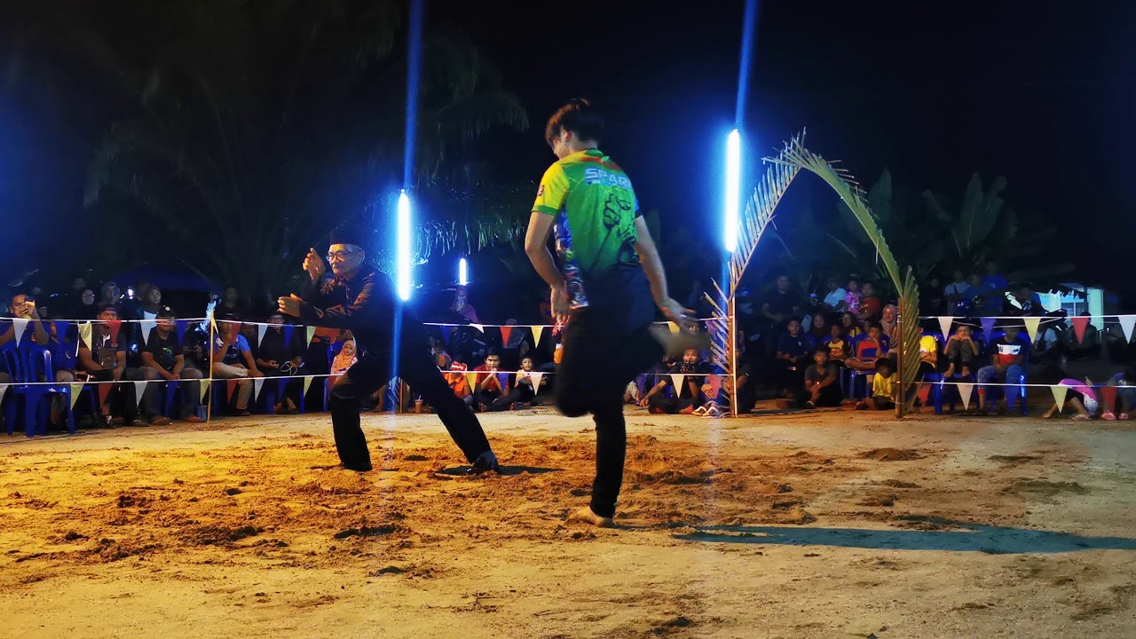 Zul Huzaimy bersilat.