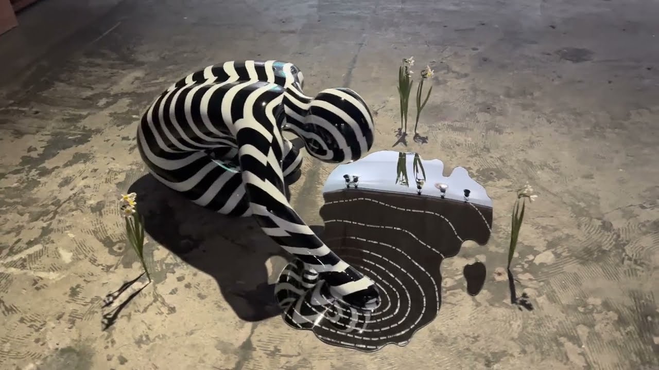 Narcissus Stares into the Water #01 by 松山しげき | 現代アートの