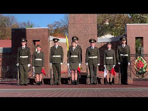 Строевое дефиле средней