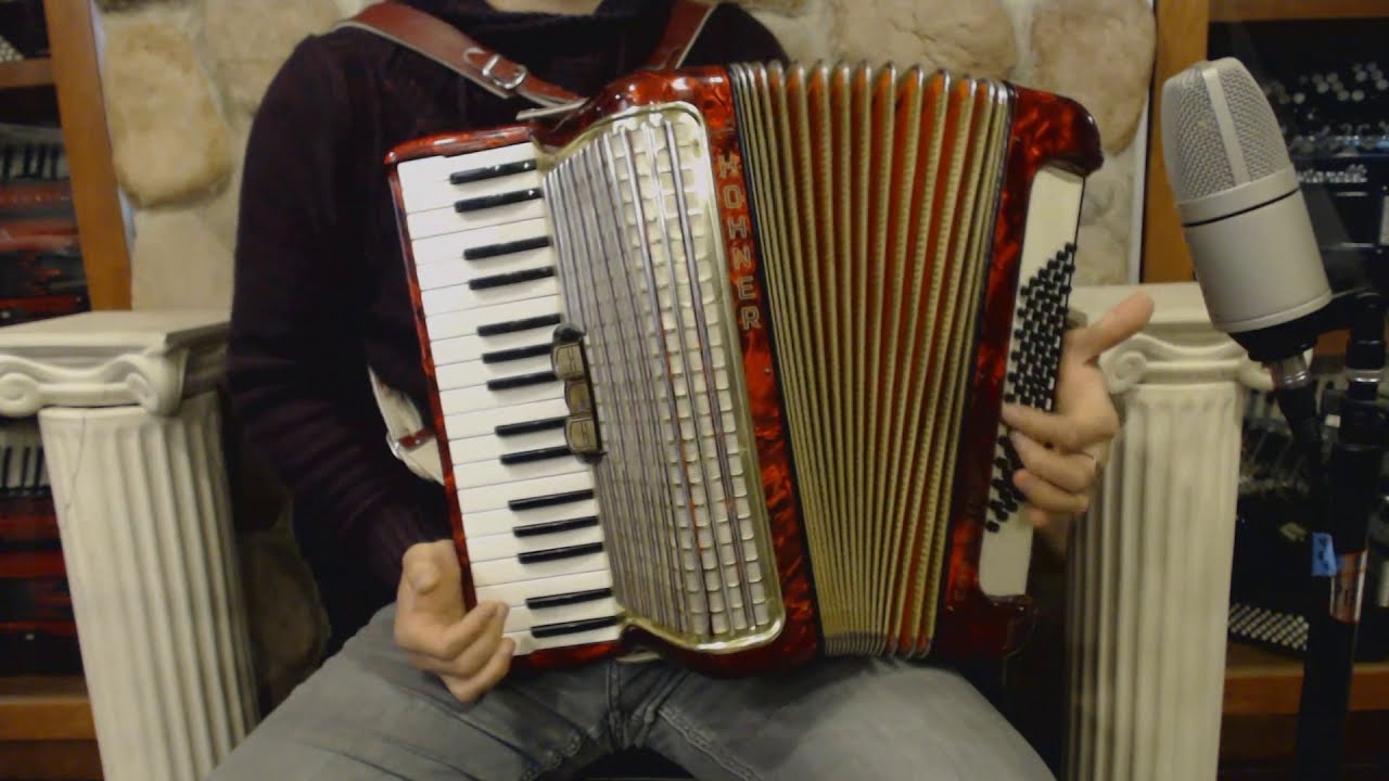 4748 Red Gold Hohner Concerto II Piano Accordion MM 34 72 799 YouTube
