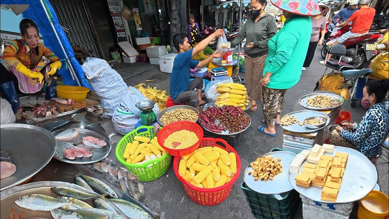 Saigon Early Morning Rush: Life at Binh Tien Street Food Market at Vietnam’s Saigon Biggest City