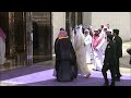 ولي العهد يستقبل أمير قطر في جدة للمشاركة في القمة الخليجية mp3