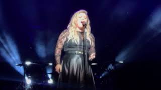 Kelly Clarkson "Move You"