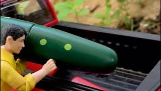 Malang toy truck escapes from snake pursuit