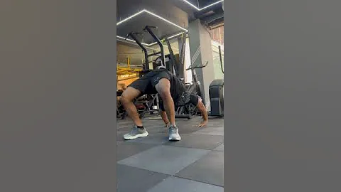 Back bending #yoga #flexibility #itrainlikevidyutjammwal #calisthenics ￼ thumbnail