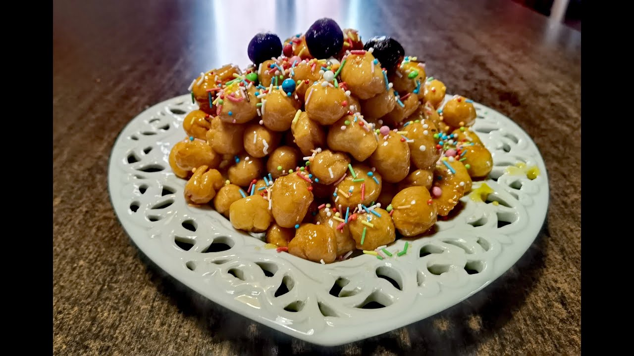 STRUFFOLI NAPOLETANI ricetta perfetta, struffoli pignolata o cicerchiata con #videoricetteinsieme