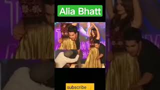 Alia Bhatt hot scene with Varun Dhawan 🥰ll #short #ytshort #aliabhatt