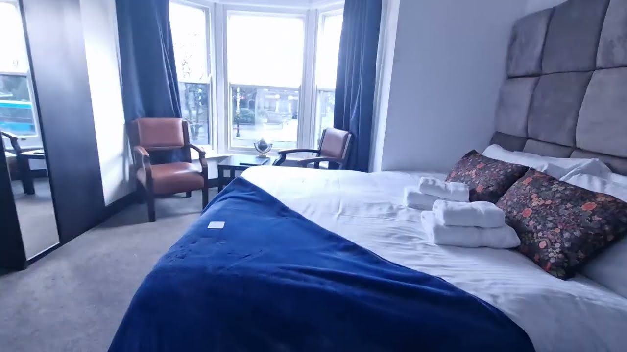 Review of Sinclair's Rooms Southport Lord Street 🏘