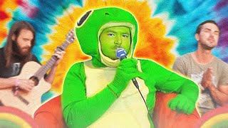 “I LIVE IN A HIPPIE TOWN” - Therapy Gecko