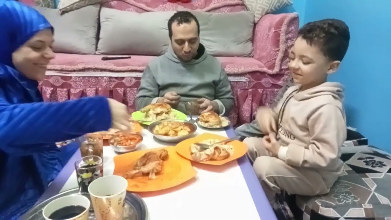 ادعو لزين ابني داخل عمليات بكره ربنا يطمن قلبي عليه 😥🤲