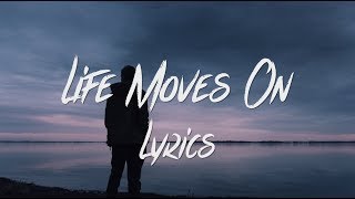 Vignette de la vidéo "FINNEAS - Life Moves On (Lyric Video)"