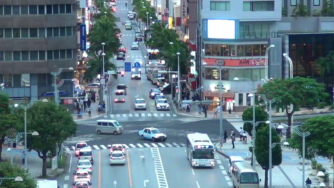 【ライブカメラ】国際通り、沖縄県庁前交差点の様子を配信