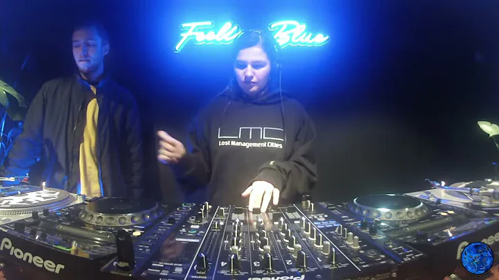 Feeling Blue Studios Live - Ultraviolet, Texture &...