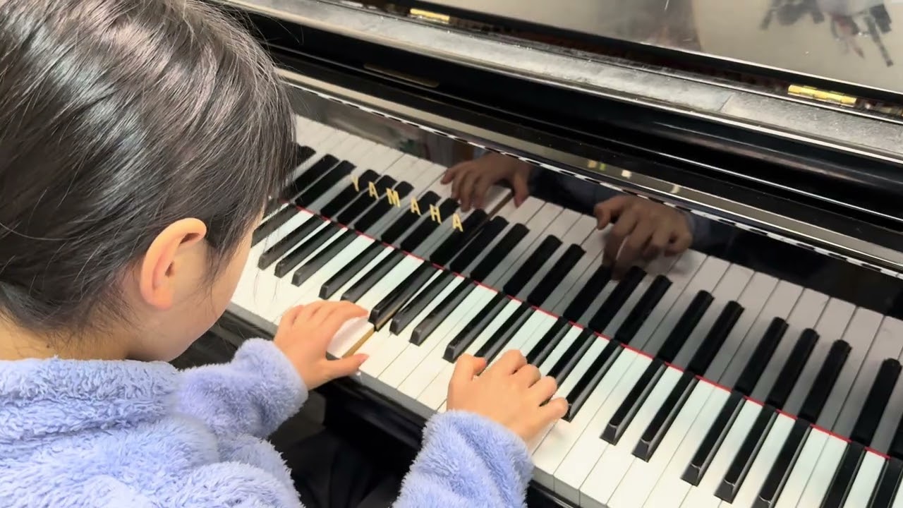 すずめ』 佐藤敏直(さとう としなお) こどものためのピアノ曲集 すずめ』 佐藤敏直(さとう としなお) こどものためのピアノ曲集