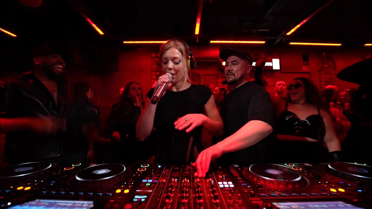 Becky Hill - Swim (Live From YouTube Music Night)