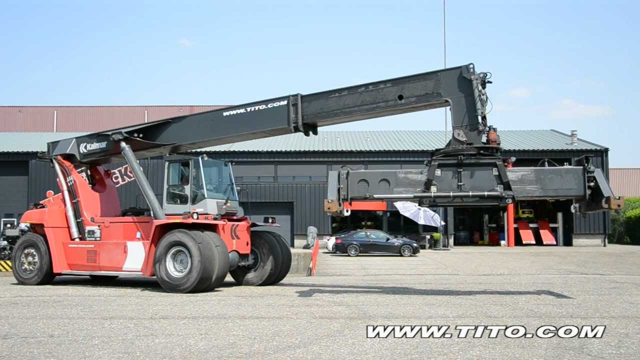 tito.com // Kalmar reach stacker DRF 450 60 S5 rotating and sliding the spreader - www.tito.com