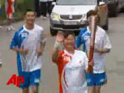 Raw Video: Olympic Torch Winds Toward Beijing