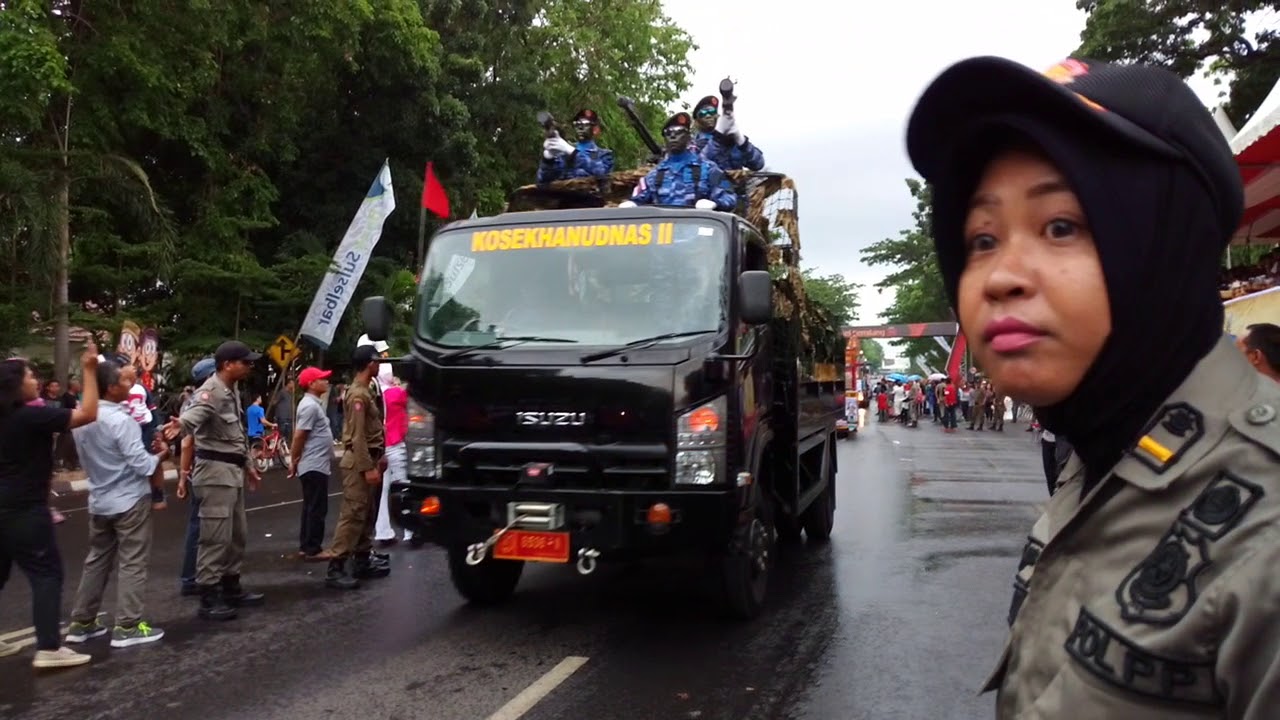 Sulsel Gemilang HUT Ke-348 Tahun 2017 Pawai Kendaraan Hias - YouTube Johny Walker