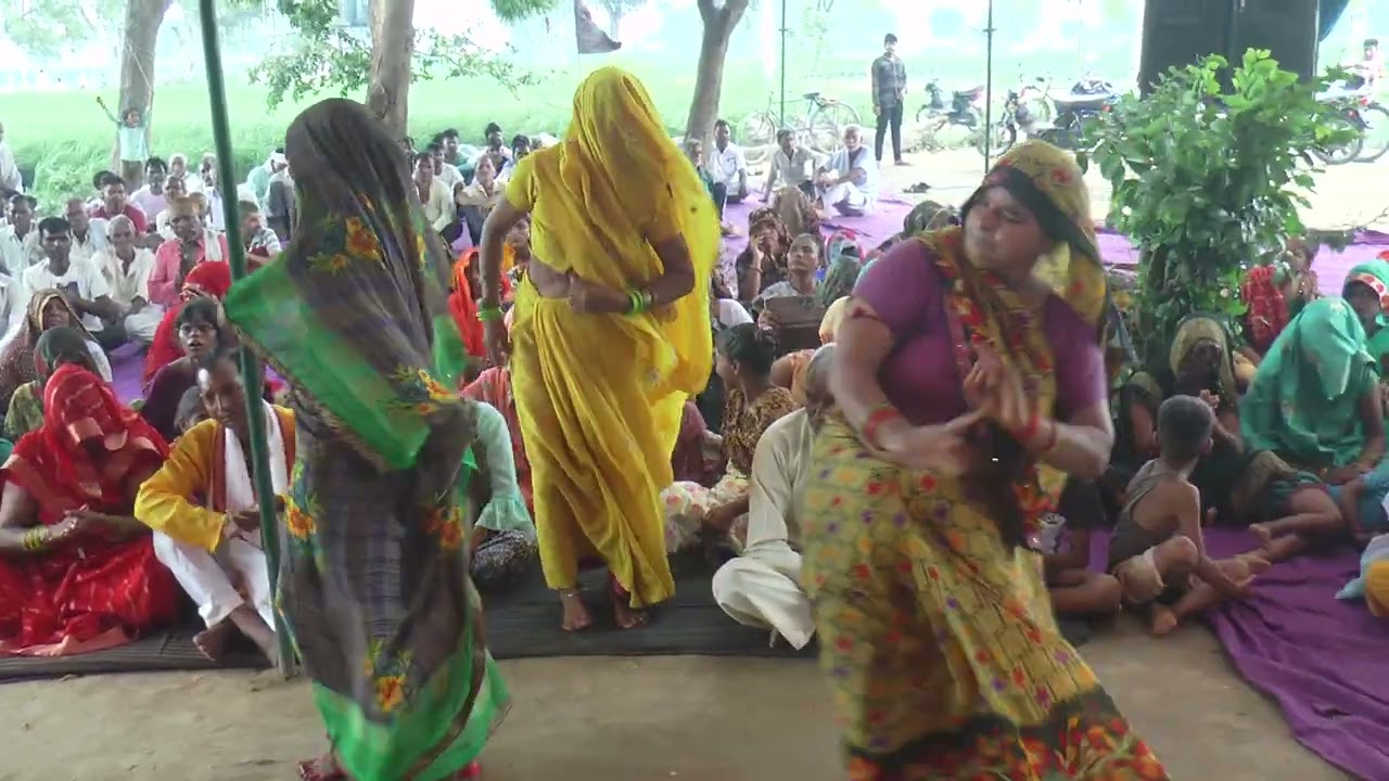 हाथरस की चमकीली भाबी ने किया जबरदस्त ड्रास शास्त्री विनय सावरिया देखते ही रहे मो०9761121249