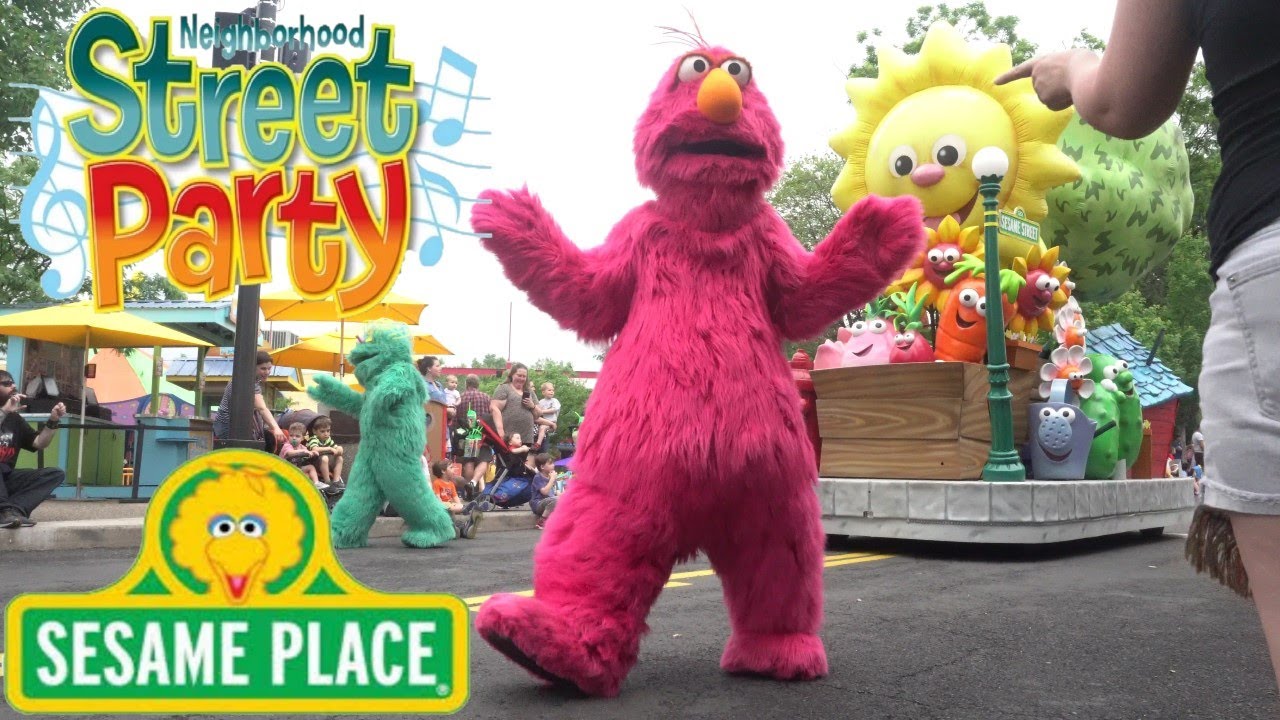 Vintage June 2018 Neighborhood Street Party Parade in 4K @ Sesame Place ...
