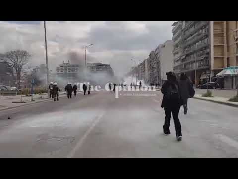 Επεισόδια στη Θεσσαλονίκη μετά την πορεία για τα Τέμπη 28/2/2024