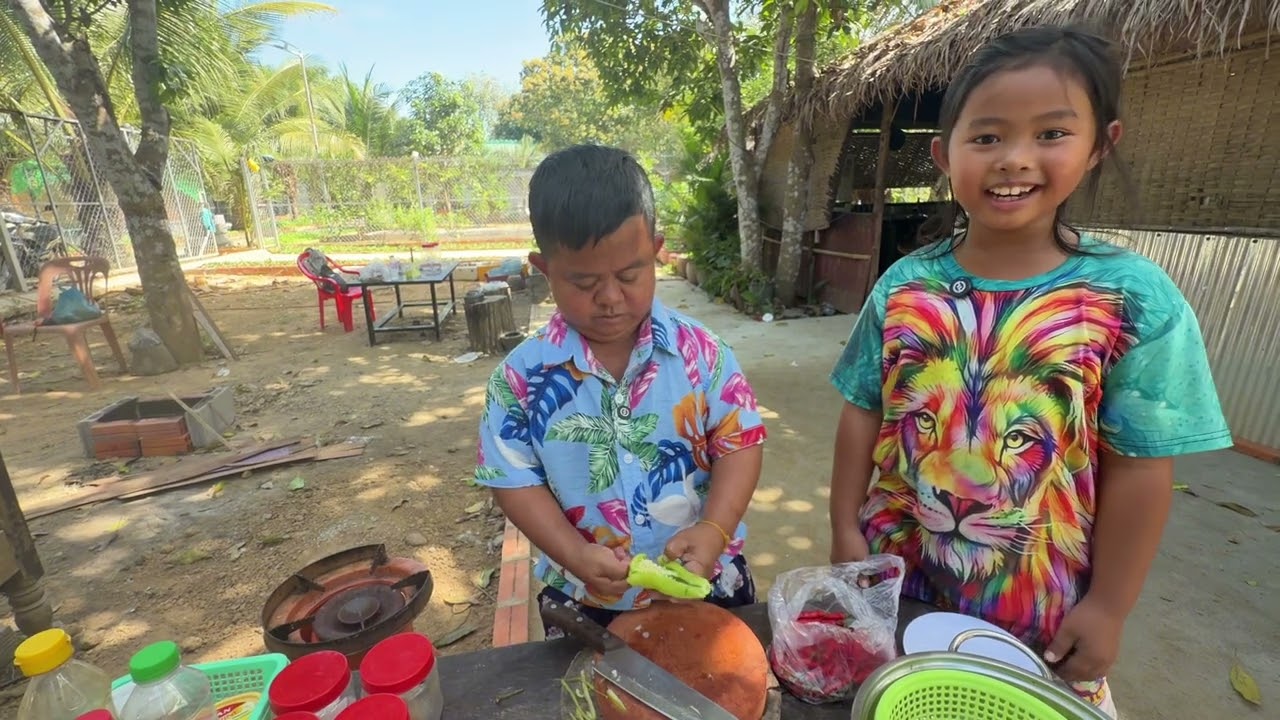 នាយក្រិនធ្វេីម្ហូូបចំហុយផ្អក😋🤤