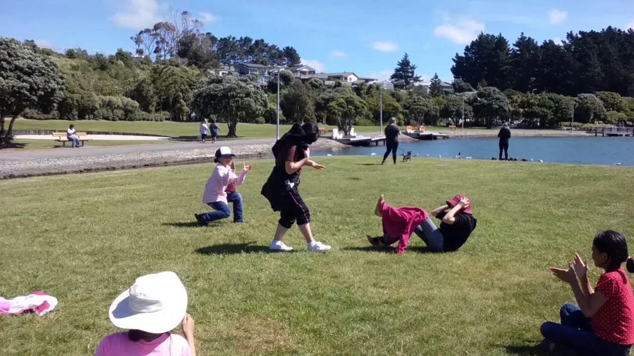 Hmong New Zealand - playing game at Aotea Lagoon
