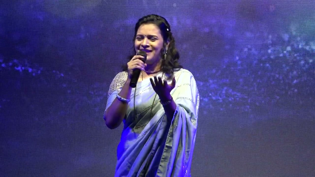 Diste Majala Sukha Chitra Nave Sing by Vidya Patil 