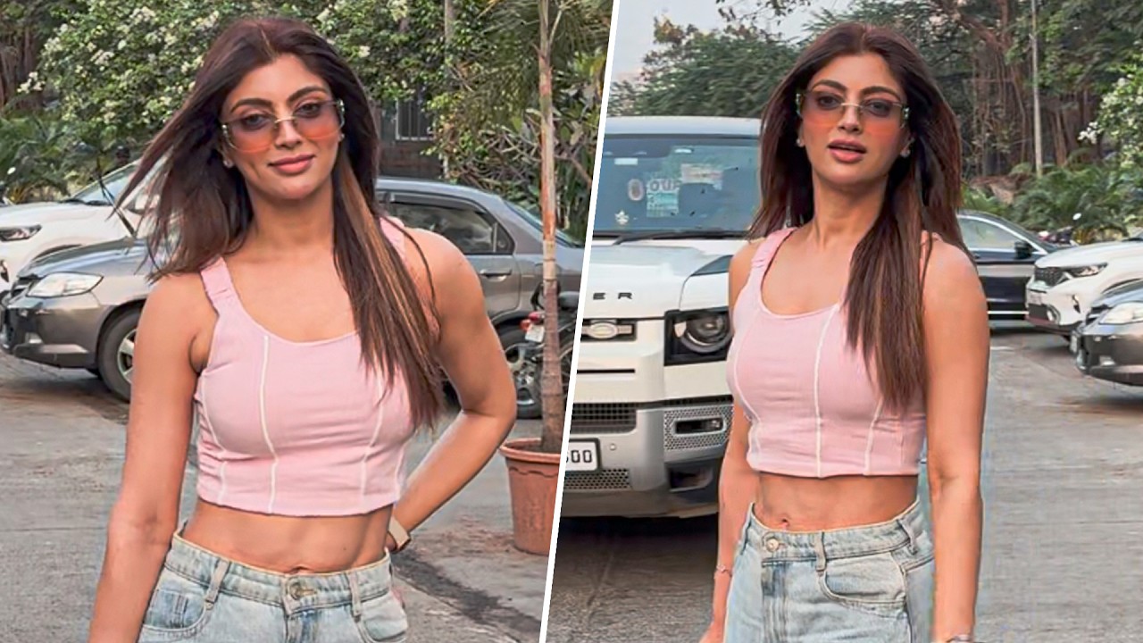 Akanksha Puri की ज़ुल्फ़ों का जादू!✨ अंधेरी में दिखा उनका Stunning अंदाज़!