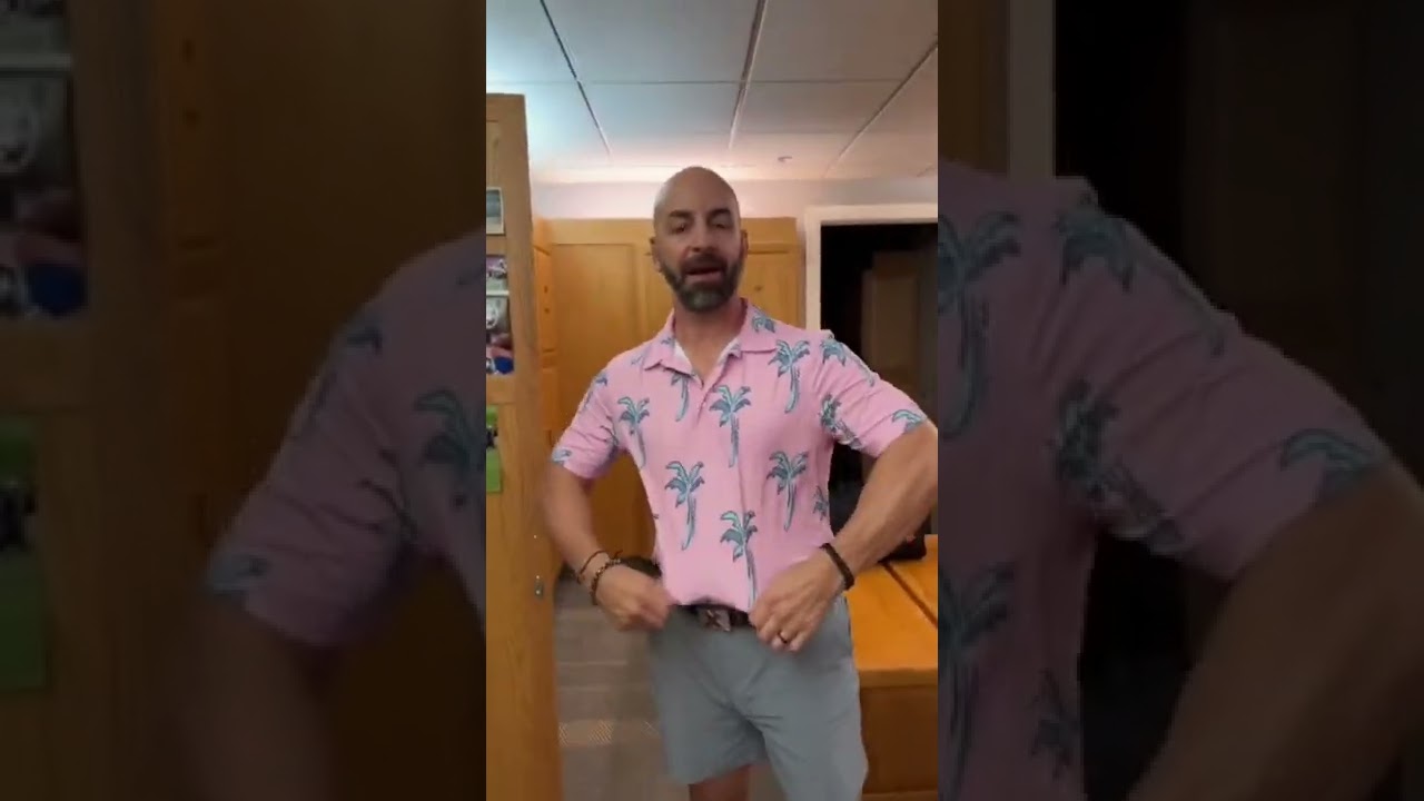 Hey dad, how do you dress for the golf course? ⛳️ 🏌️&zwj;♂️