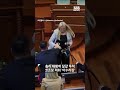 가방서 뭔가 꺼내더니 '휙'..코소보 의회 달걀 투척 발칵 #shorts