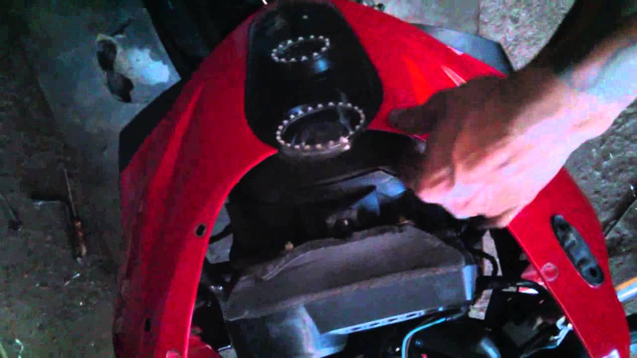 Como desmontar carenagem superior da comet GTR