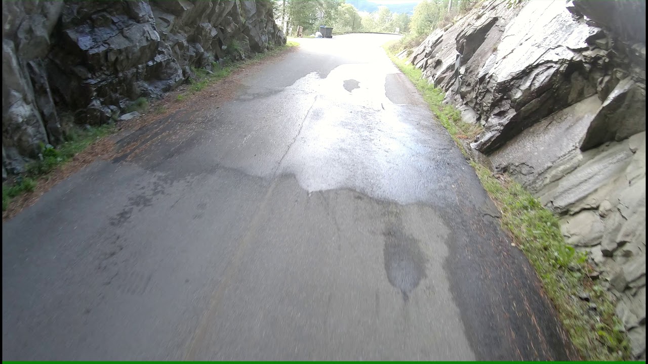 Vadheim  Norevik, an autumn bike ride along the Sognefjord