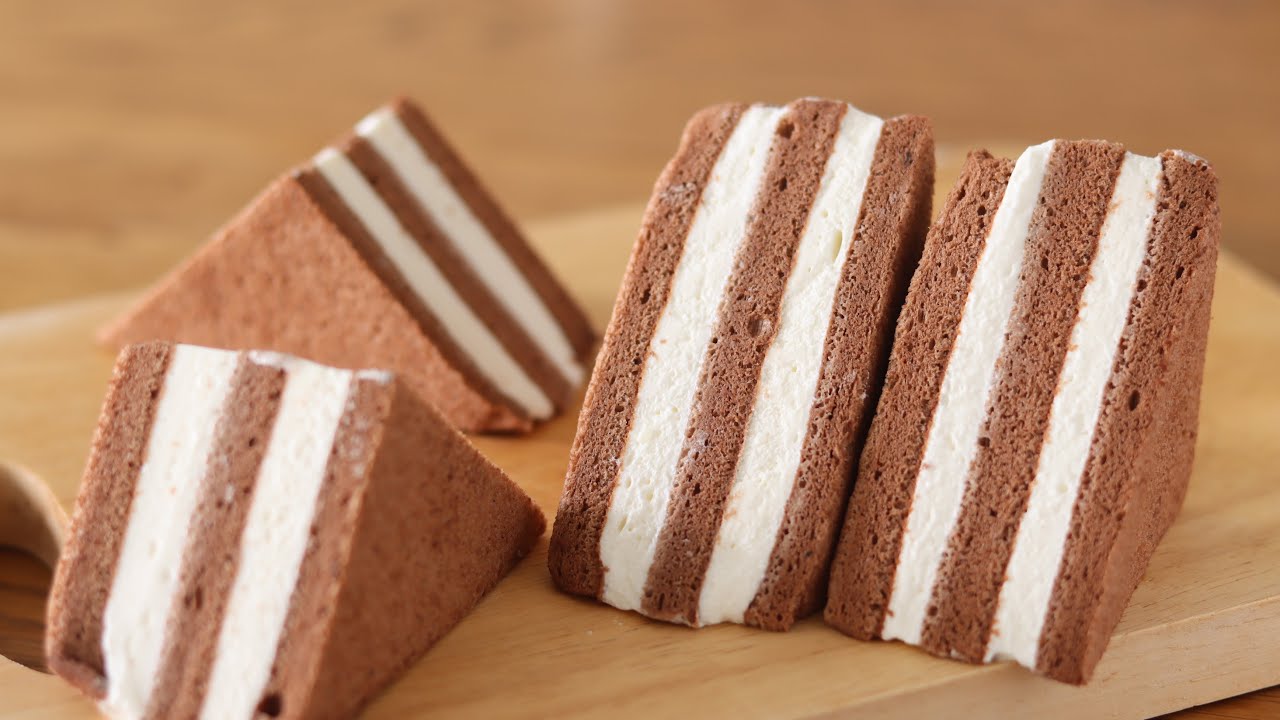 Торт-сэндвич с шоколадным кремом, очень вкусный, замороженный и съеденный как мороженое!