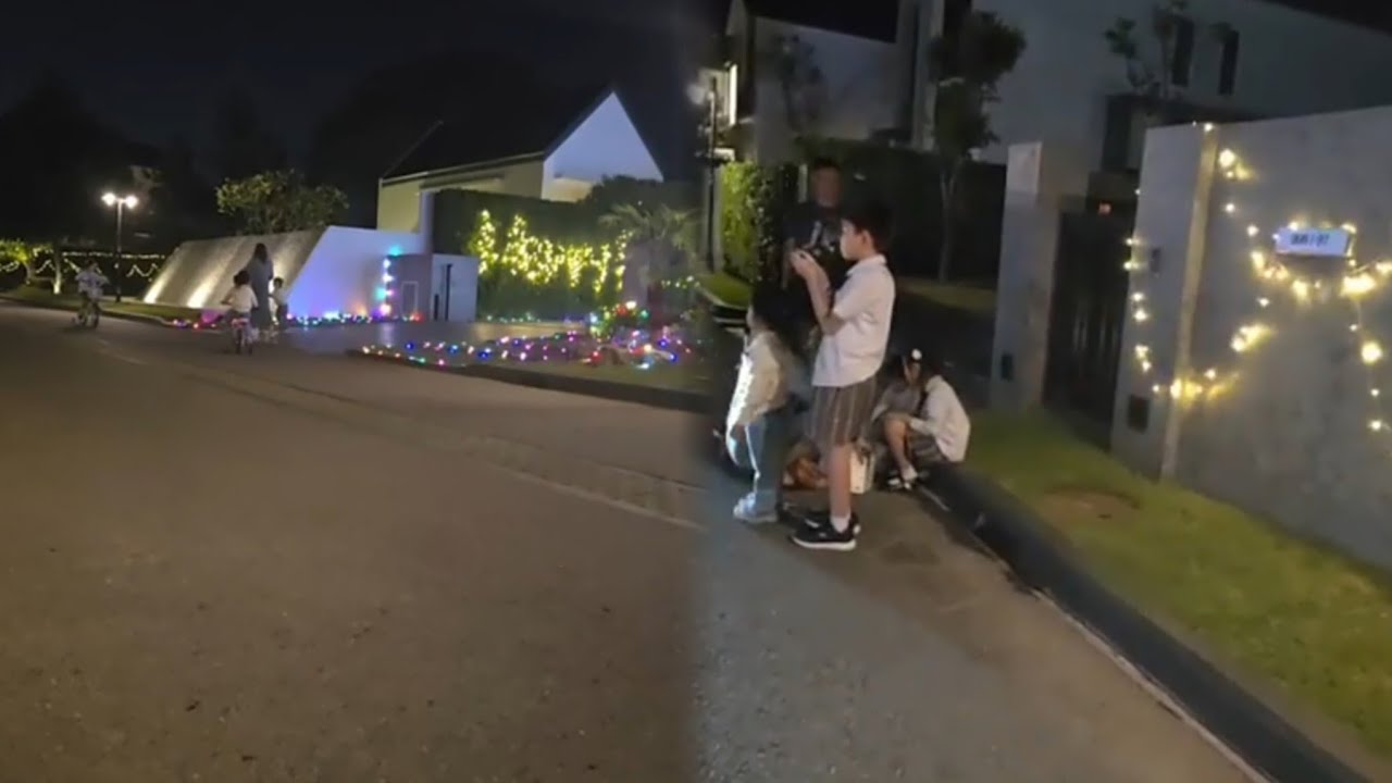 สวยงามมากใกล้ปีใหม่แล้ว #น้องเพชรน้องพลอย