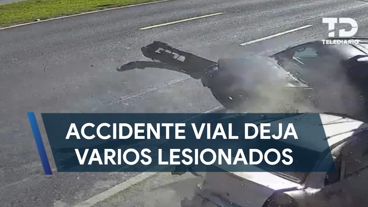 Hombre se salva de morir en fuerte choque sobre Carretera Nacional en Santiago, NL
