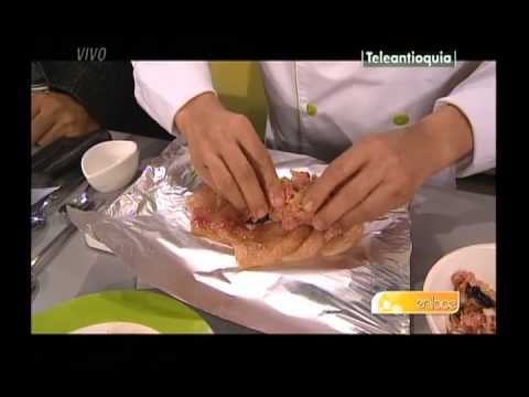 Video: Cómo Cocinar Carne De Pollo En Gelatina